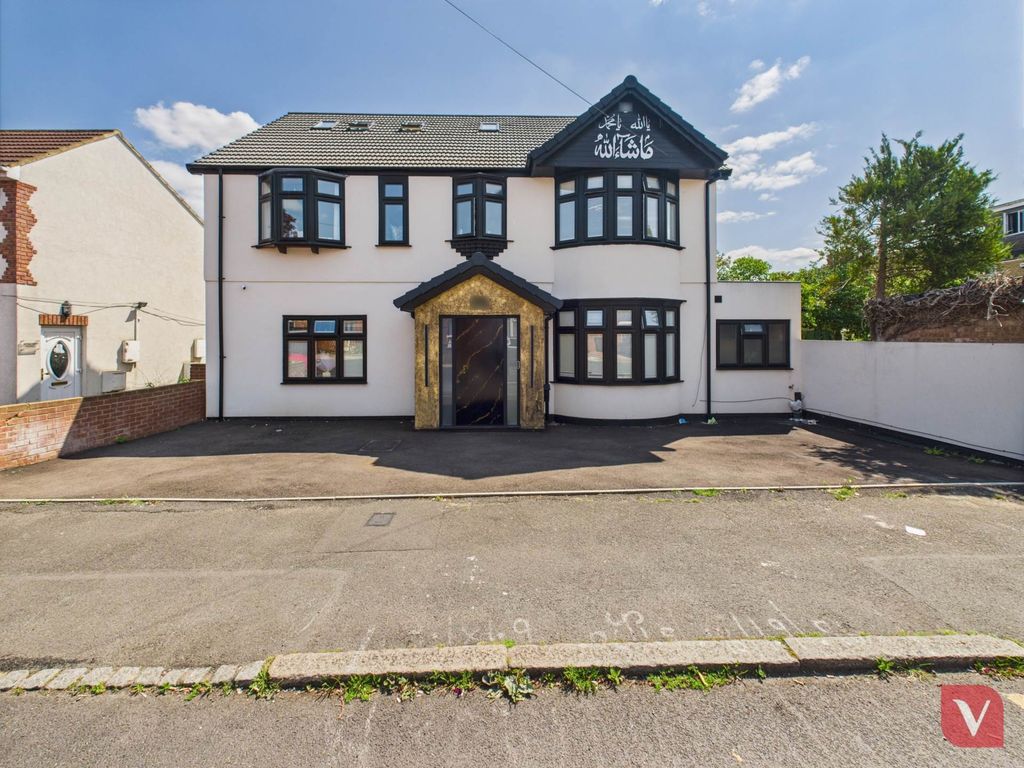 Property photo 1 of 39