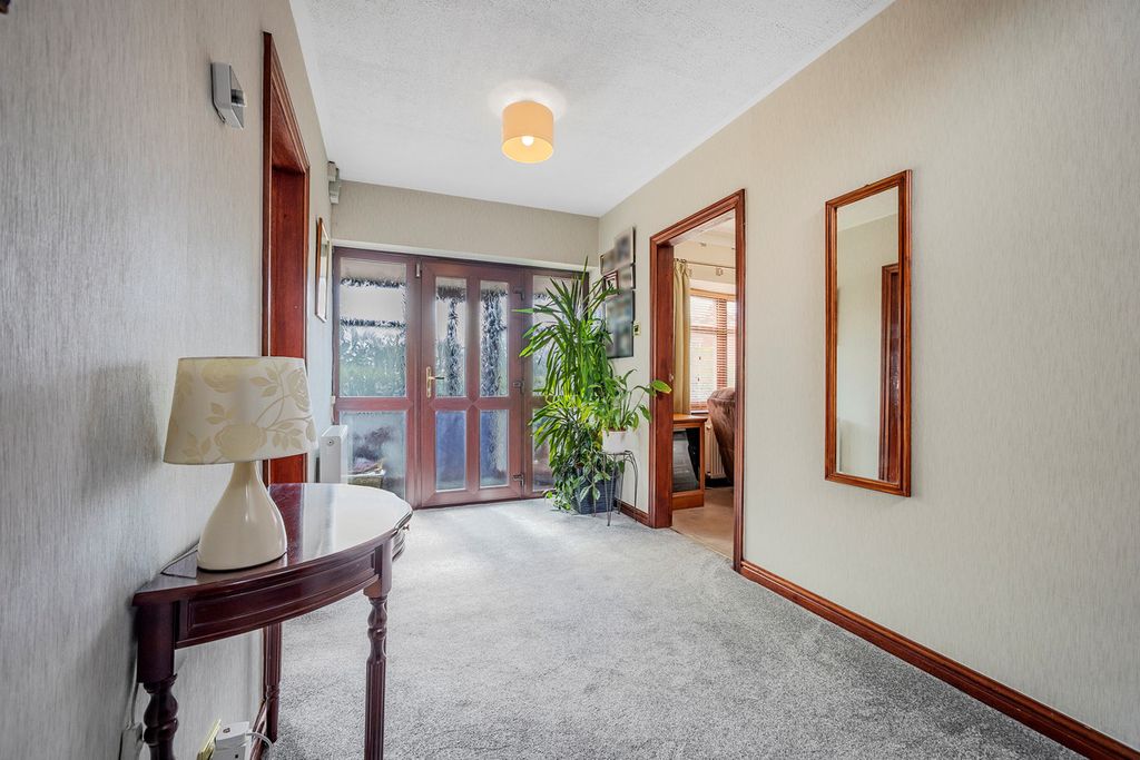 Property photo 3 of 24