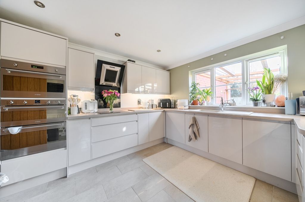 Property photo 3 of 28 1376091-7-6915E94Be5023