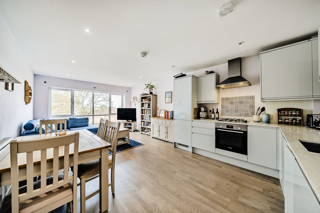 Property photo 1 of 18 1434349-1-69c4029...