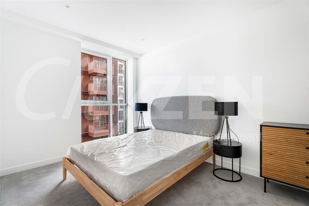 Property photo 3 of 36 Bedroom