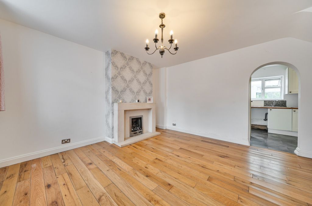 Property photo 3 of 22 5307596