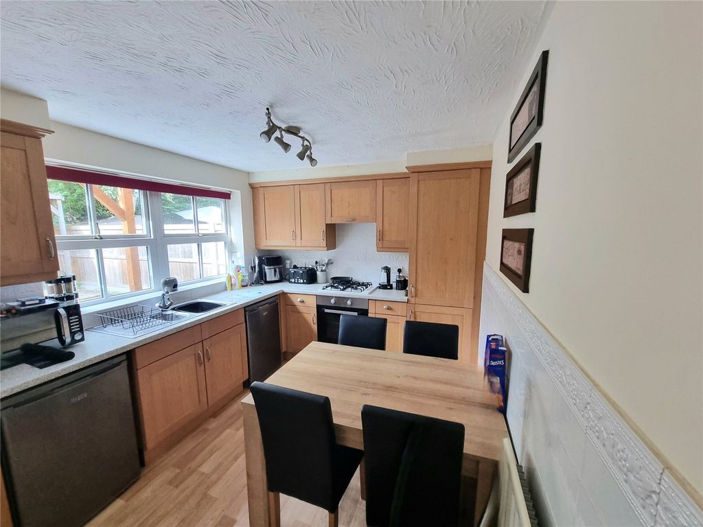 Property photo 2 of 15 Picture No. 24