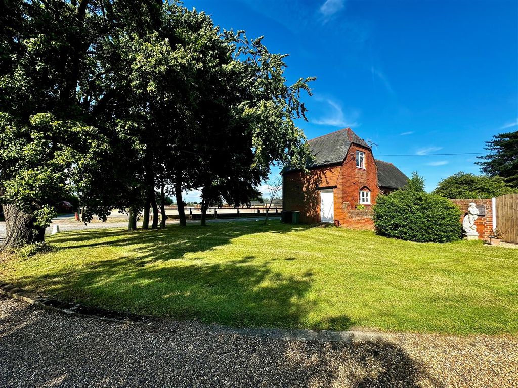 Property photo 3 of 14 Front.Jpg