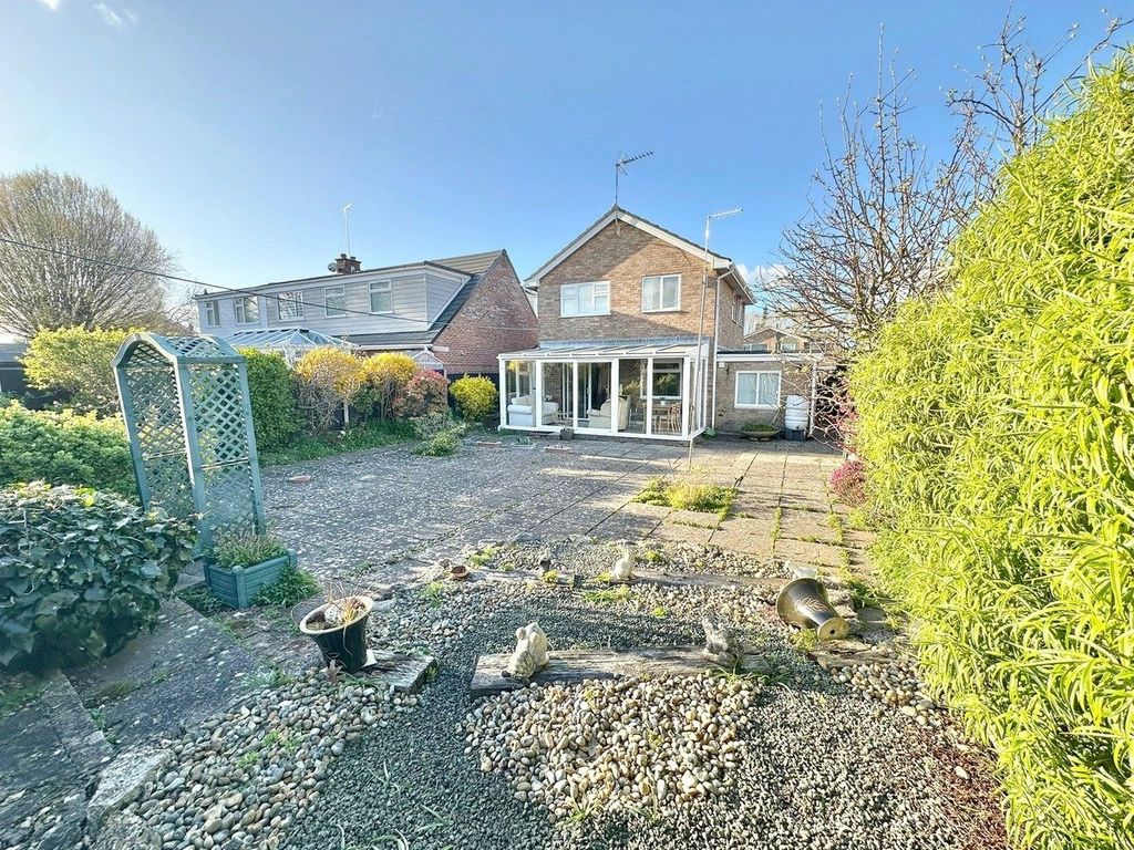 Property photo 2 of 23