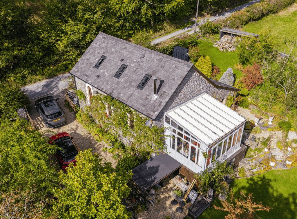 Property photo 2 of 27