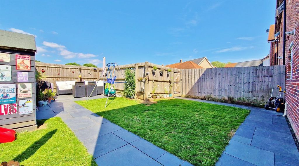 Property photo 2 of 17 Outside - Rear