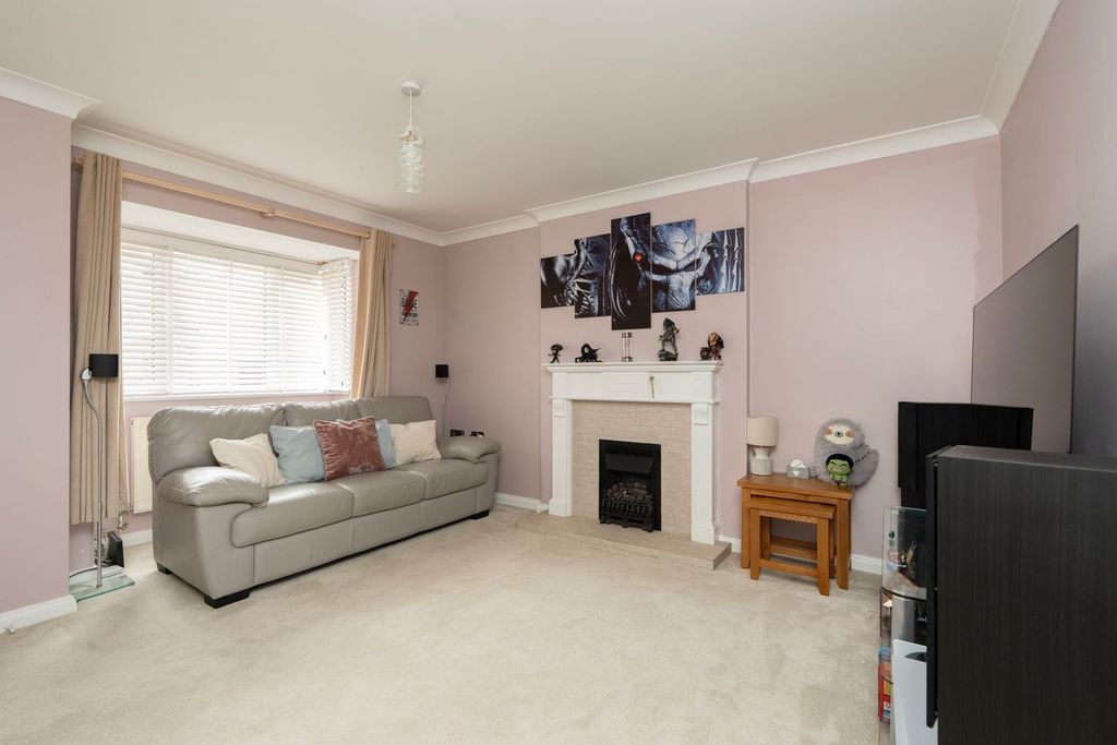 Property photo 2 of 14