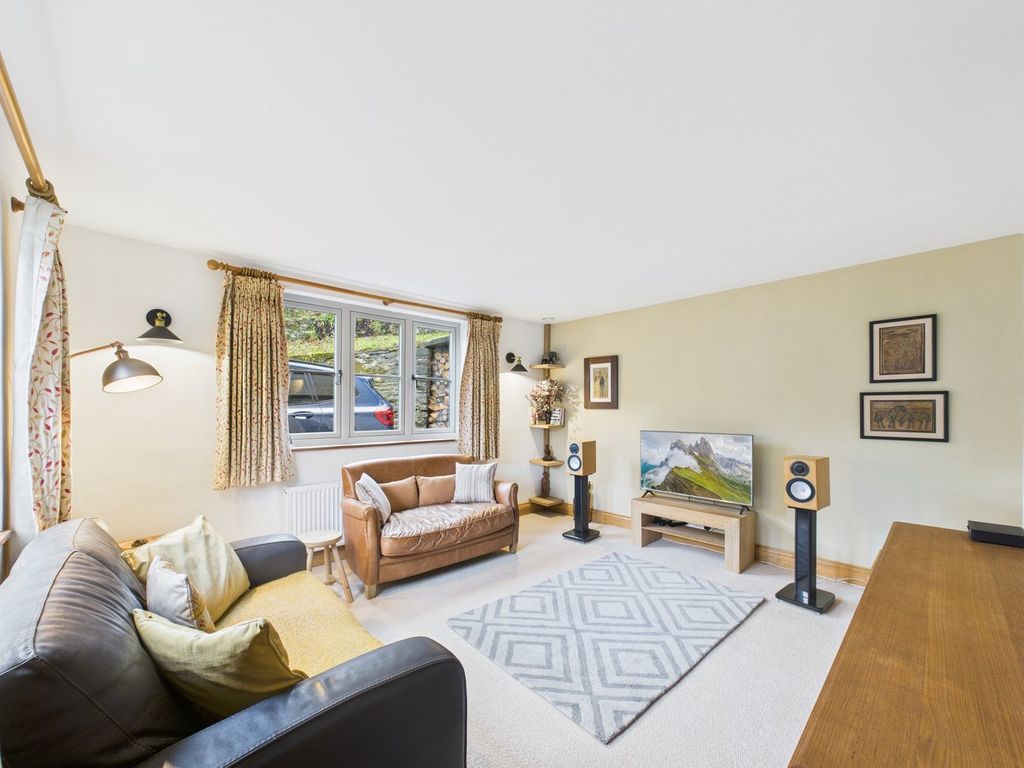 Property photo 2 of 24