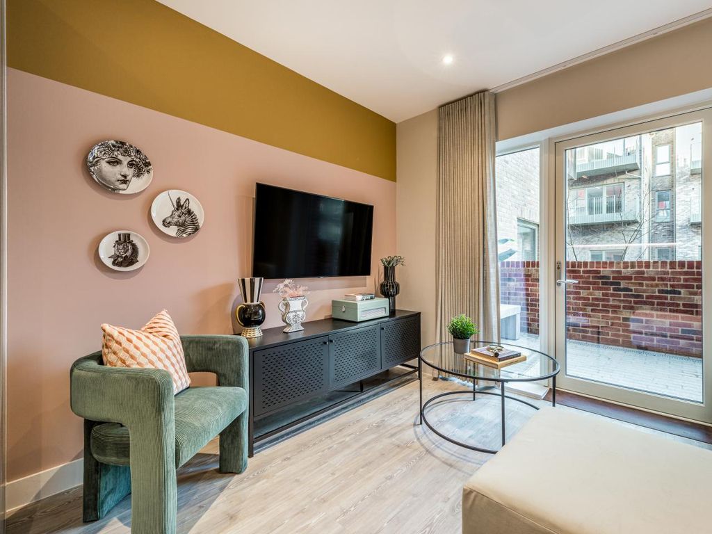 Property photo 1 of 7 The Franklin Building, Number B02