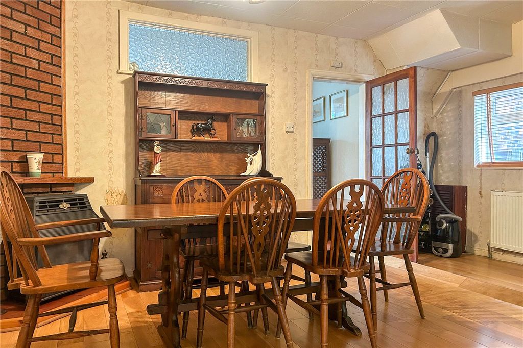 Property photo 3 of 14 Dining Room