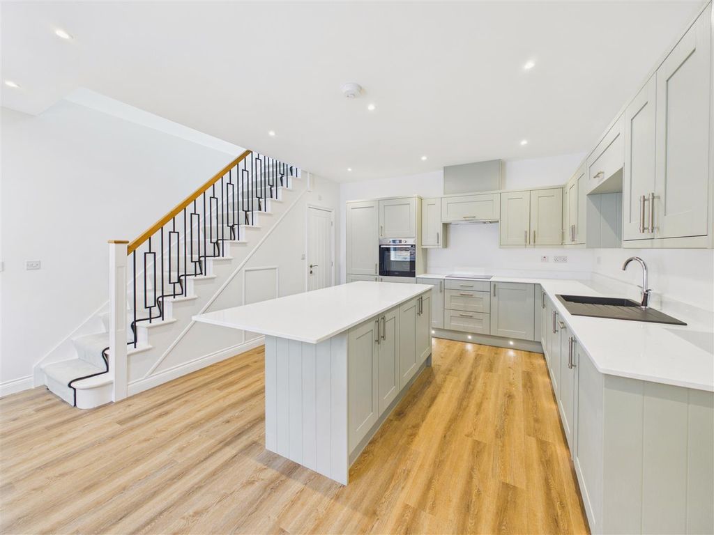 Property photo 2 of 14 Living Kitchen