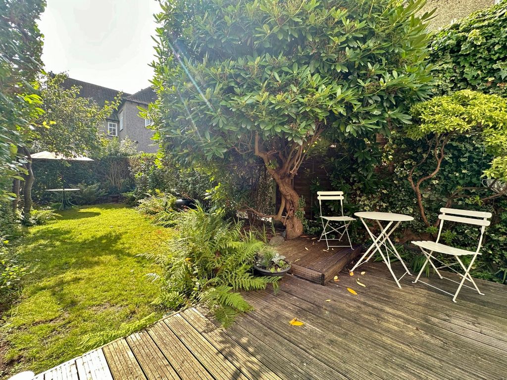 Property photo 3 of 17 Photo 5