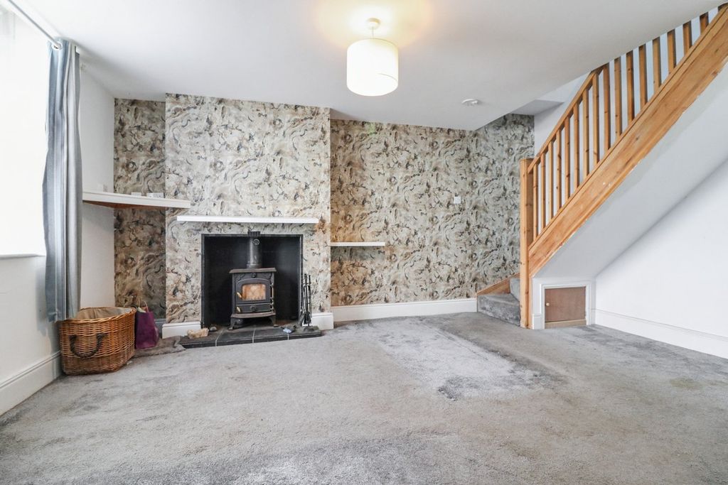 Property photo 3 of 25