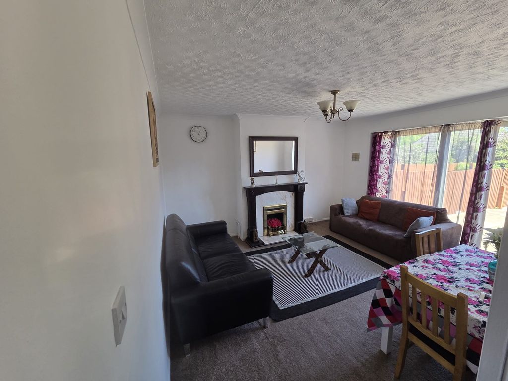 Property photo 1 of 5