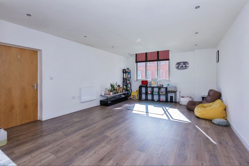 Property photo 2 of 17 Picture No. 02