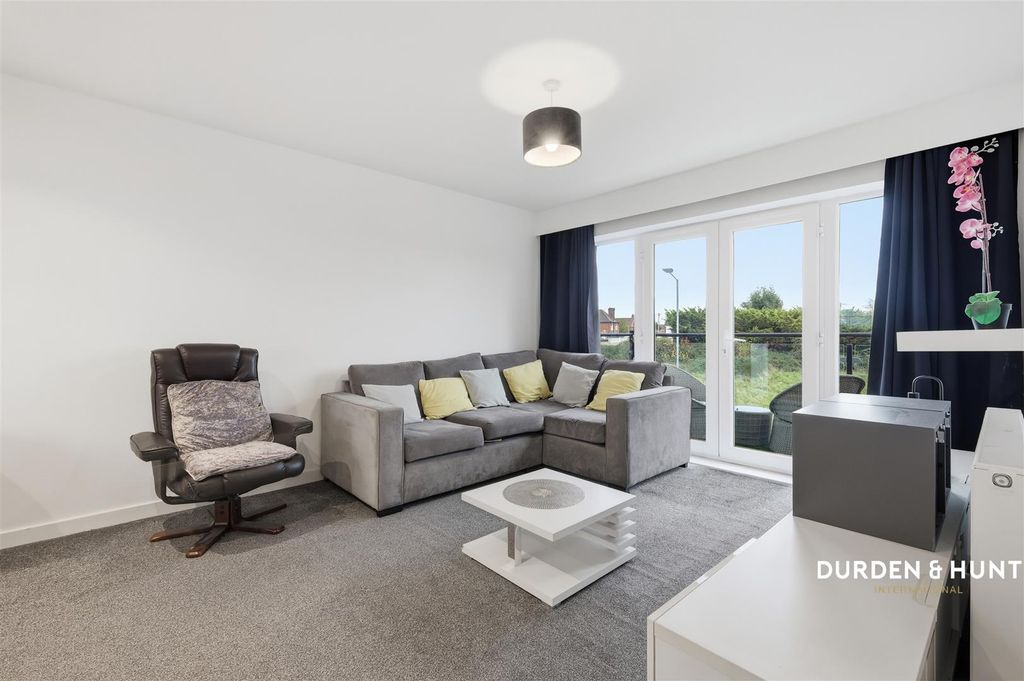 Property photo 2 of 13 Jenner House