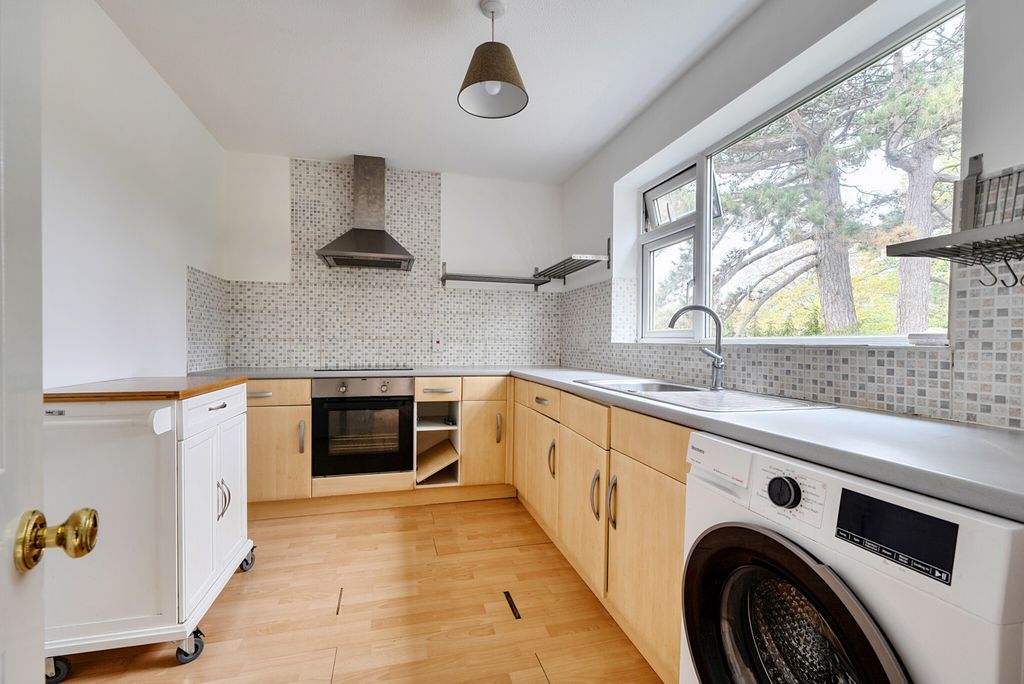 Property photo 2 of 22 1364352-12-68E631...