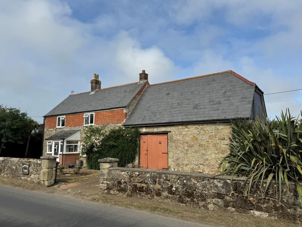 Property photo 1 of 11 Front View Of The Traditional Farmhouse And Adjoining Barn