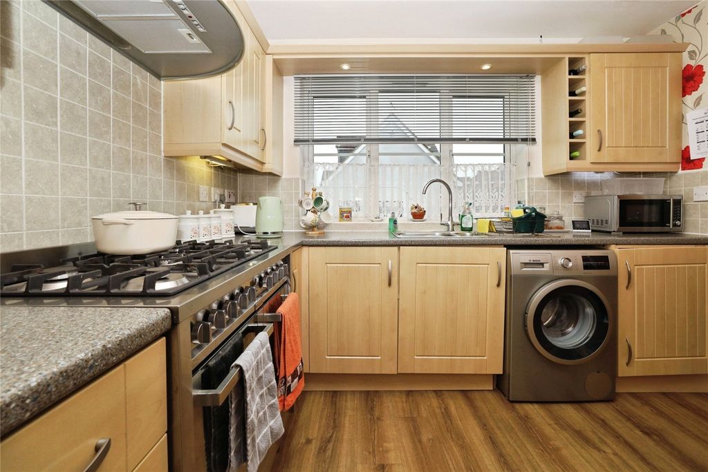 Property photo 2 of 20 Picture No. 13