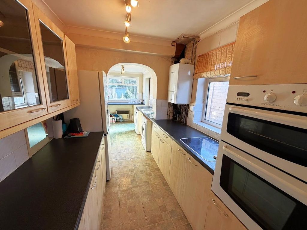 Property photo 2 of 13