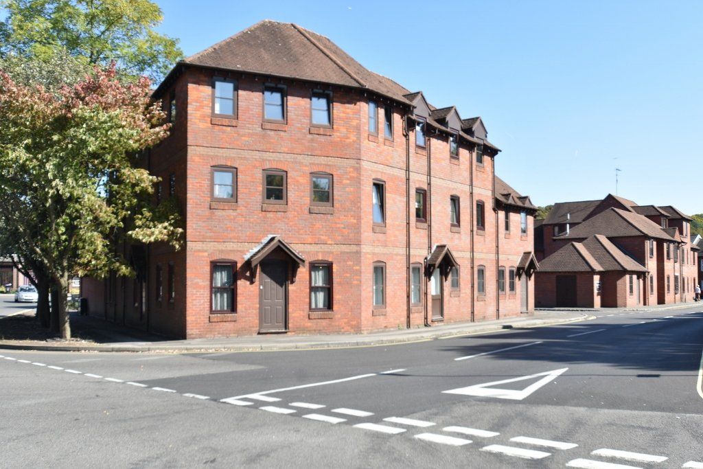 Property photo 1 of 14 Town Bridge Court