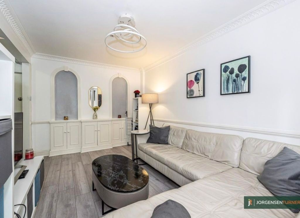 Property photo 3 of 9 Living Room