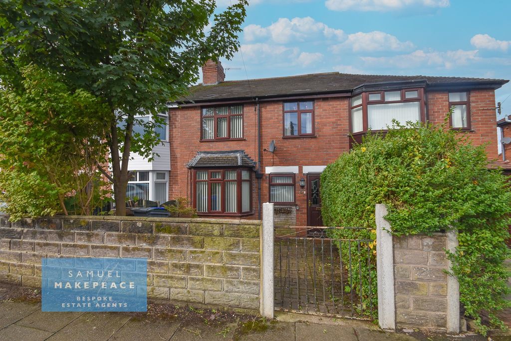 Property photo 1 of 14 Three Bedroom Town House With No Upwards Chain
