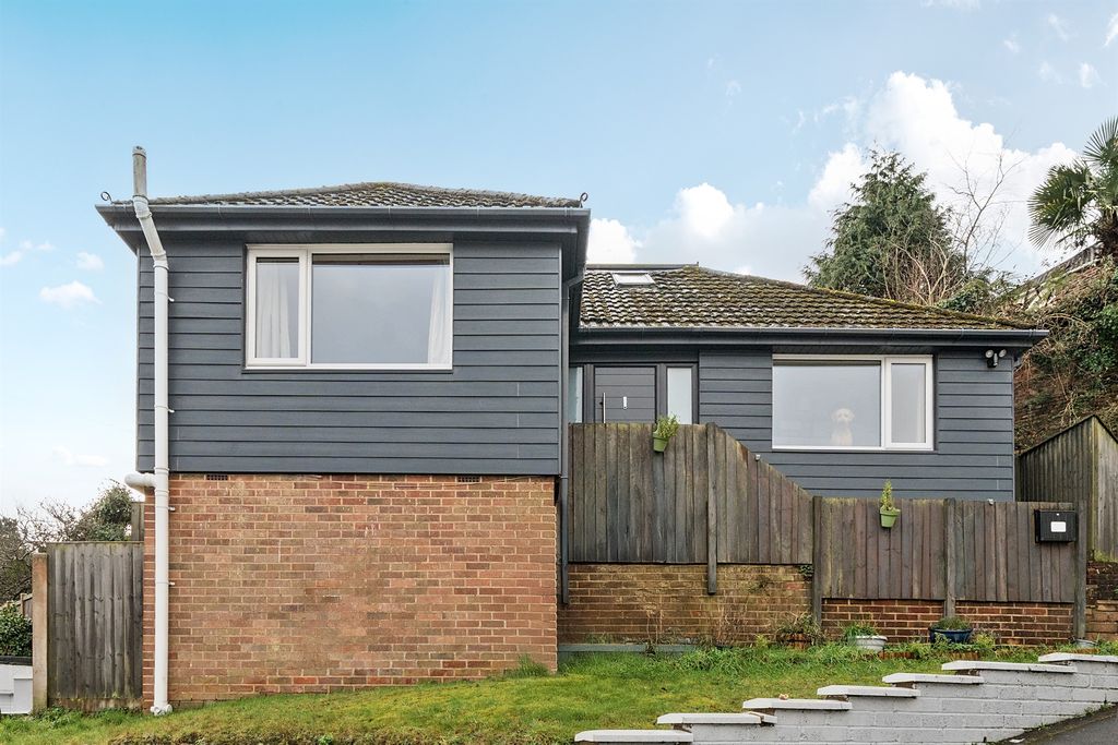 Property photo 2 of 21