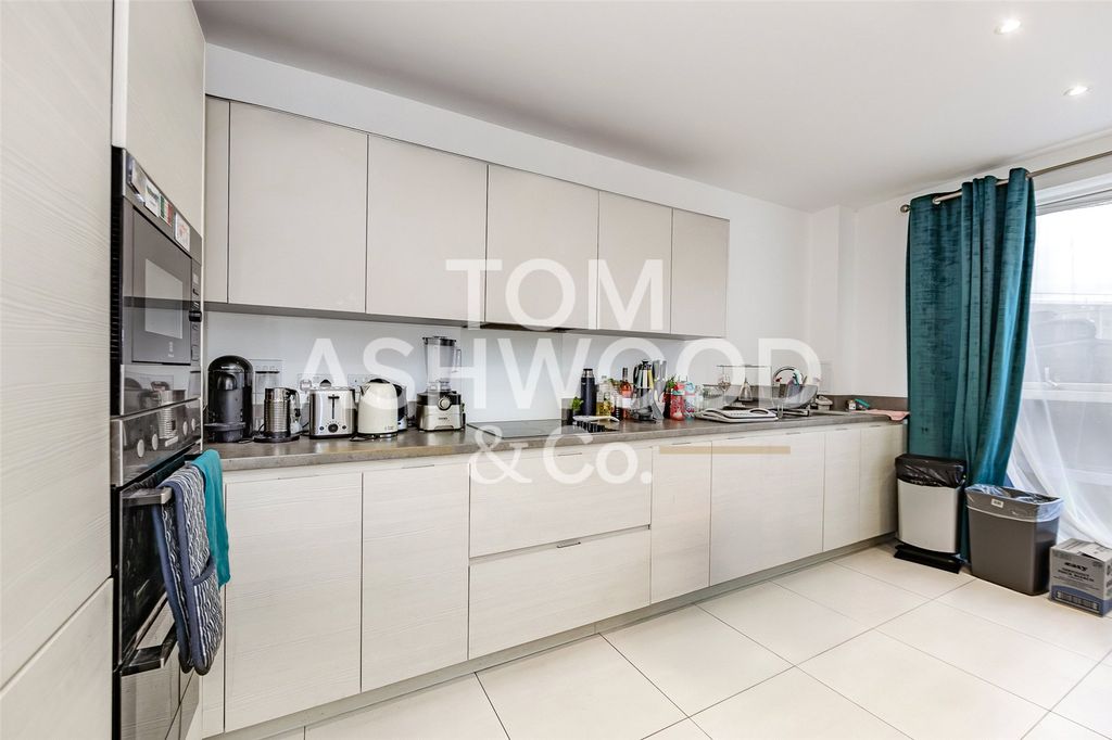 Property photo 2 of 17 Picture No. 19