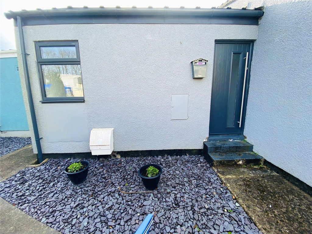 Property photo 2 of 17 Picture No. 23