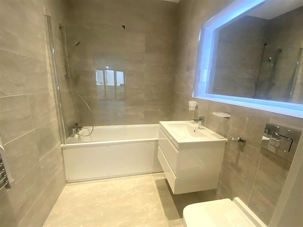 Property photo 2 of 3