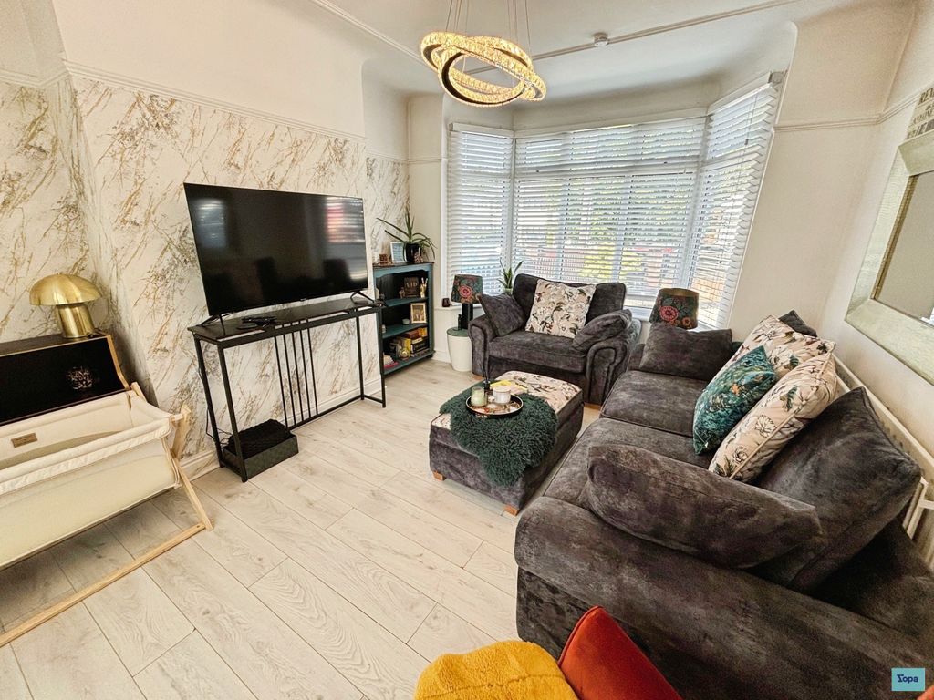 Property photo 2 of 25 Living Room