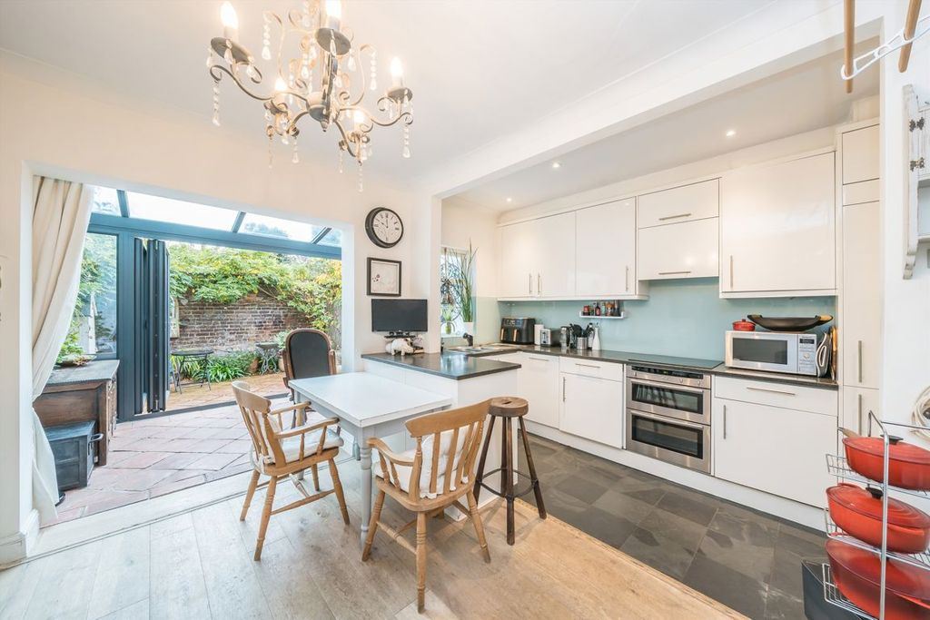 Property photo 3 of 7