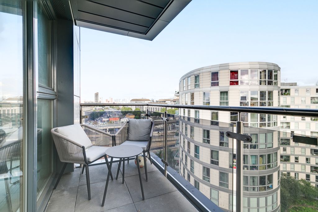 Property photo 2 of 9