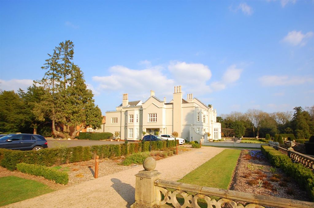 Property photo 2 of 25