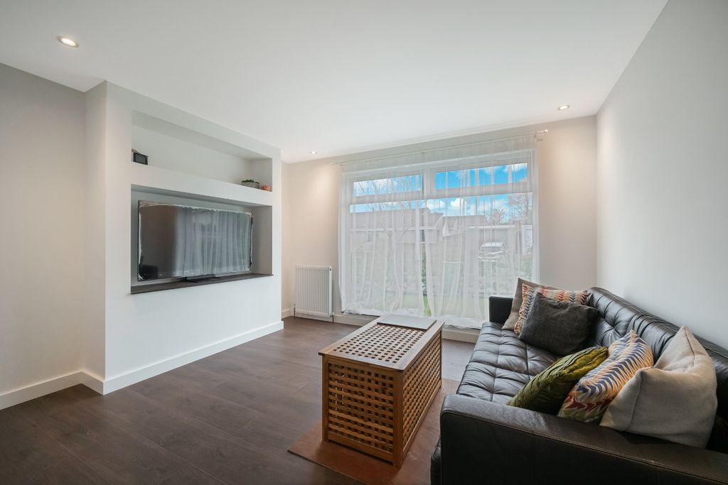 Property photo 3 of 22