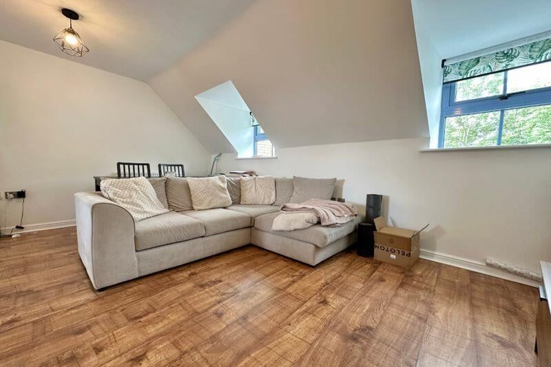 Property photo 2 of 8