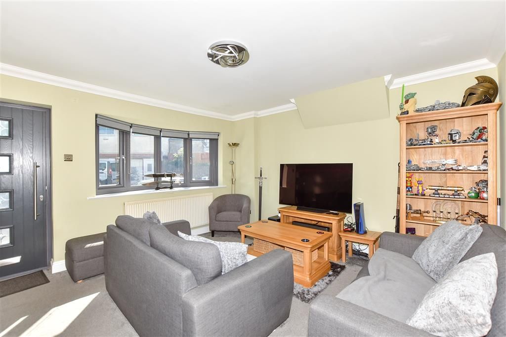 Property photo 1 of 16 Lounge