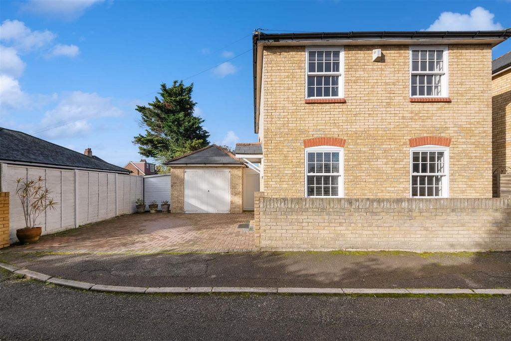 Property photo 1 of 22