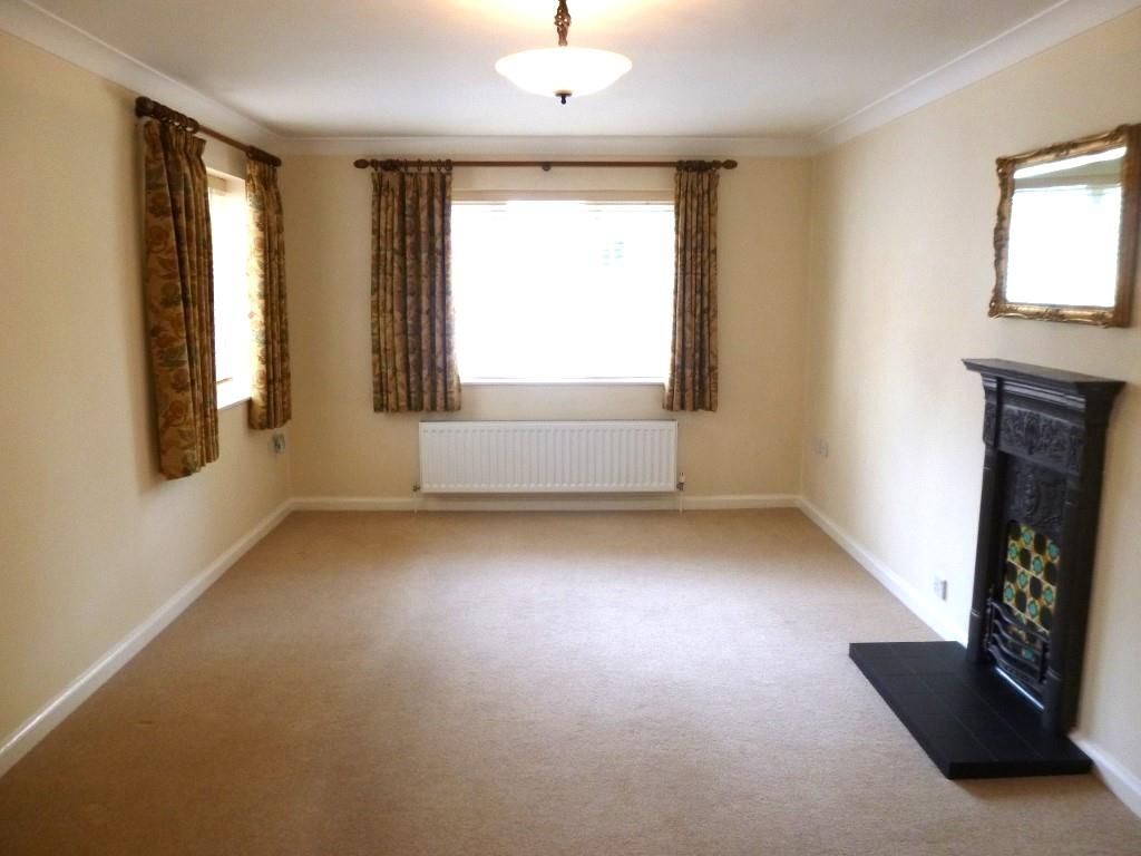 Property photo 3 of 9 Sitting Room