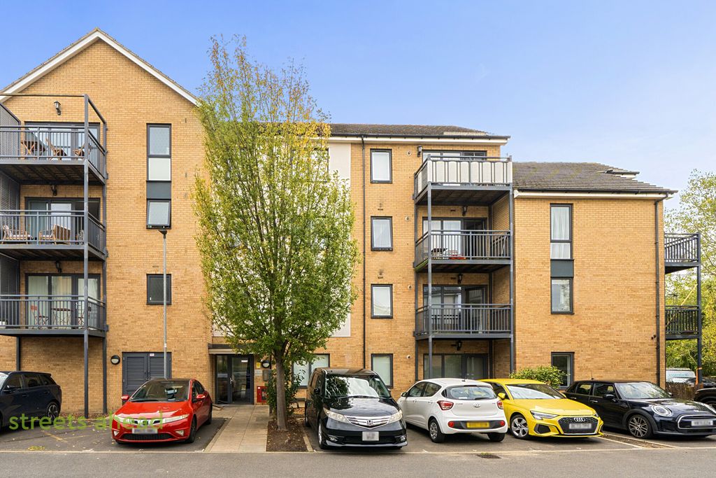 Property photo 1 of 14 70E01Bf2-0532-4c3...