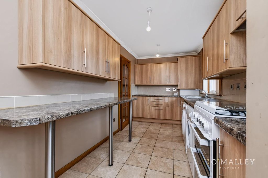 Property photo 2 of 15 Kitchen