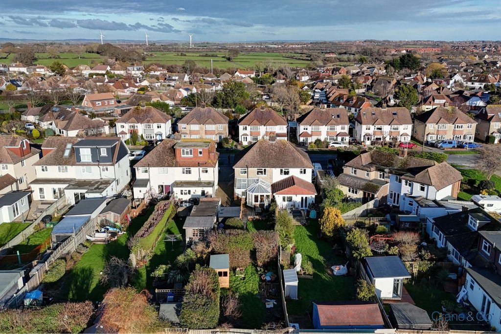 Property photo 2 of 27