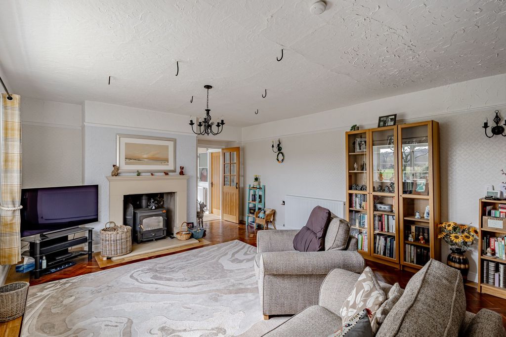 Property photo 3 of 24