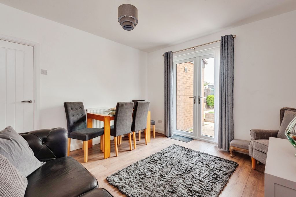 Property photo 3 of 16 Photo