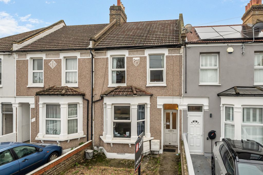 Property photo 1 of 8 External