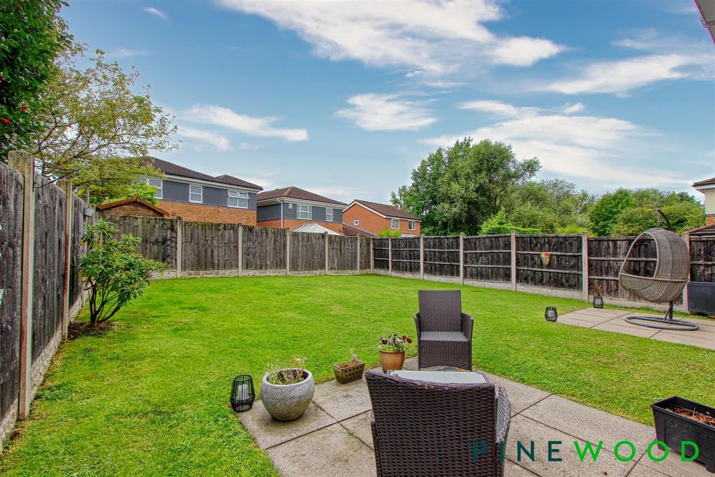 Property photo 2 of 30 Rear Garden