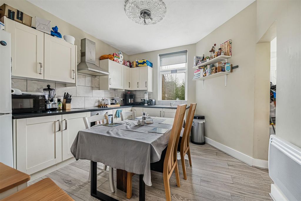 Property photo 3 of 9 3_71040.Jpg