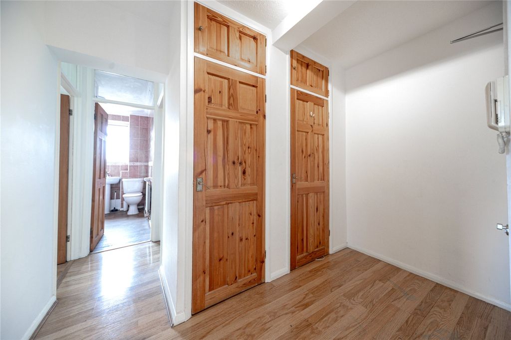 Property photo 2 of 10 Picture No. 11